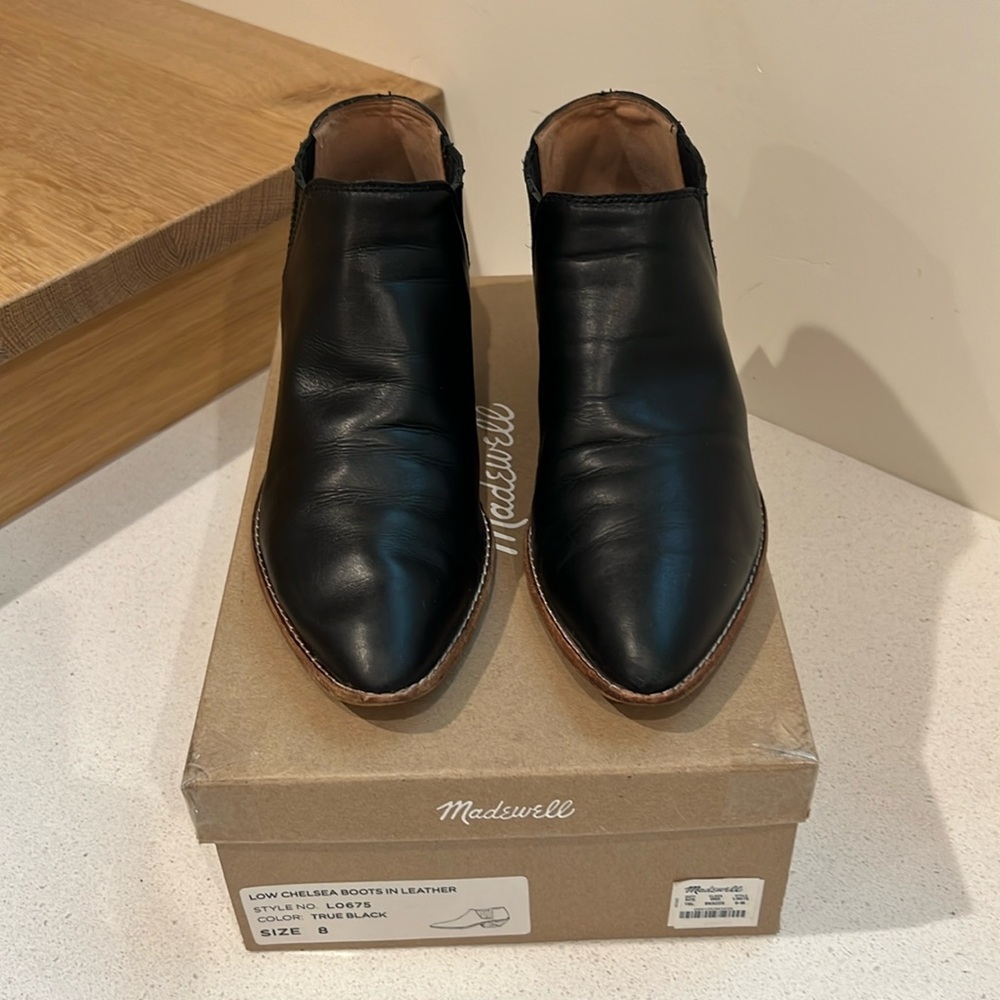 Madewell Low Chelsea Boots in True Black Leather Size 8